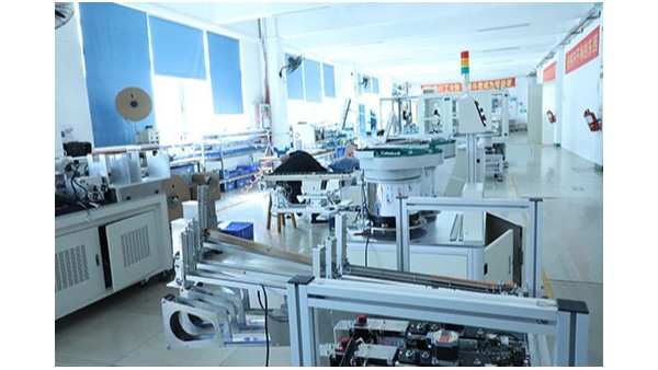 無錫全自動點(diǎn)膠機(jī)