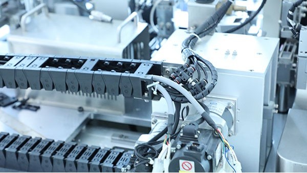 東莞全自動(dòng)點(diǎn)膠機(jī)