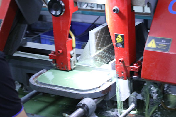 全自動視覺點膠機(jī)加工