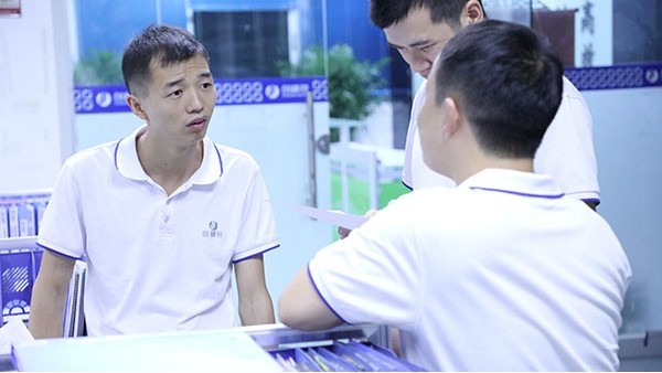 自動(dòng)點(diǎn)膠機(jī)設(shè)備