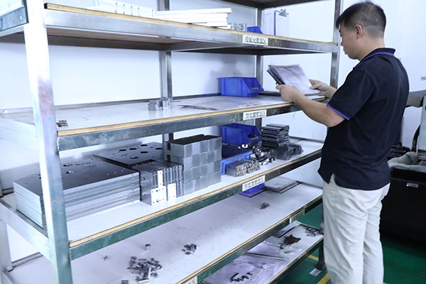 多角度自動點膠機質(zhì)檢