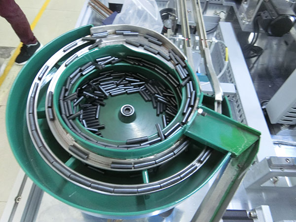 自動電感線圈變壓器組裝機(jī)磁芯