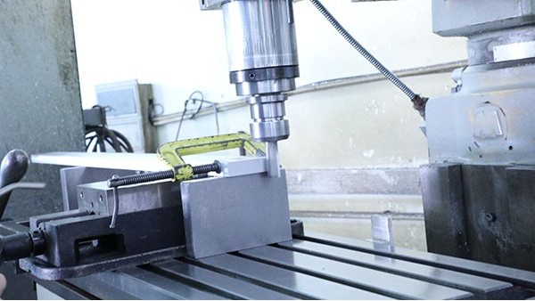 半自動點膠機廠家