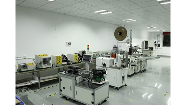 東莞自動(dòng)點(diǎn)膠機(jī)