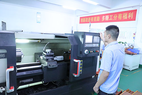 在線高速點(diǎn)膠機(jī)廠家