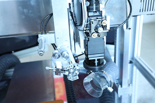 深圳精密點(diǎn)膠機(jī)廠家