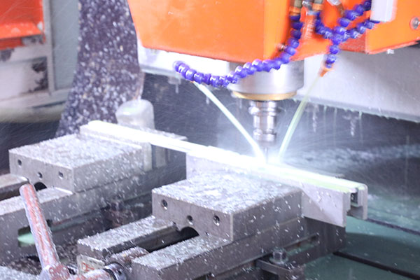 深圳點(diǎn)膠機(jī)廠(chǎng)家