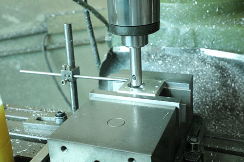 深圳市自動(dòng)點(diǎn)膠機(jī)加工