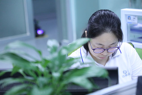 深圳三軸點膠機(jī)