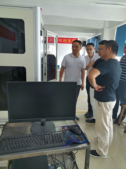 自動點(diǎn)膠機(jī)供應(yīng)商