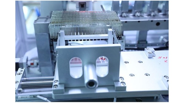 激光自動(dòng)焊錫機(jī)