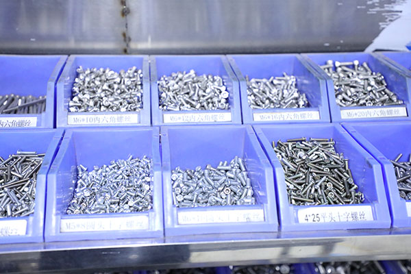 微型自動(dòng)點(diǎn)膠機(jī)廠家