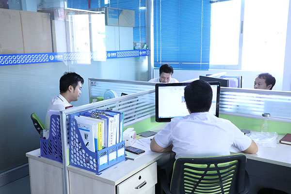 視覺(jué)自動(dòng)點(diǎn)膠機(jī)廠家