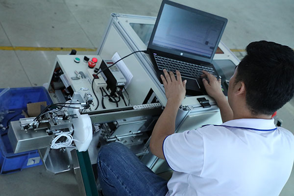 深圳點(diǎn)膠機(jī)全自動價(jià)格