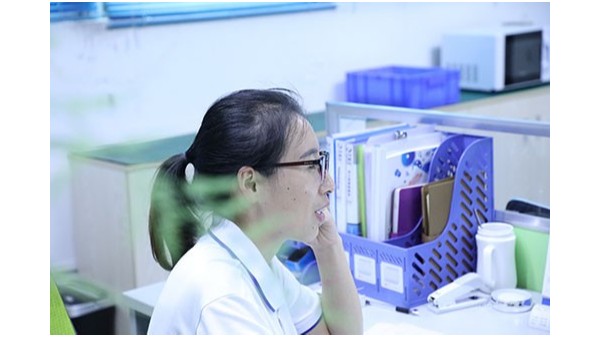 點(diǎn)膠機(jī)全自動價格