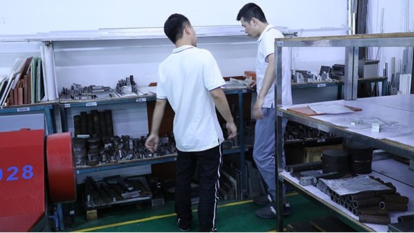 自動化點膠機生產(chǎn)廠家