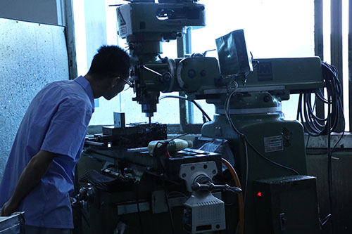 哪些公司需要用到點(diǎn)膠機(jī)？