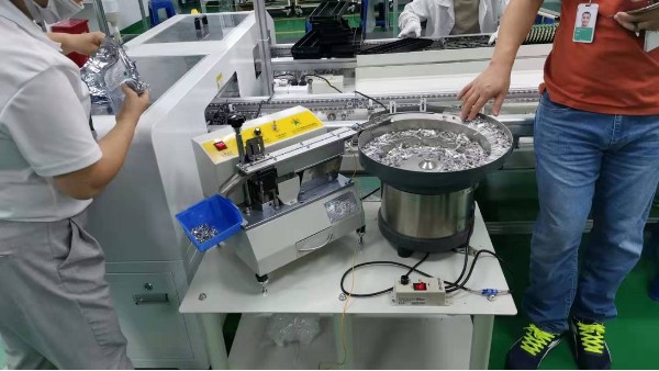 自動點(diǎn)膠機(jī)