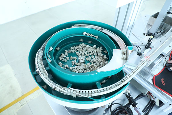 視覺點膠機生產(chǎn)廠家報價