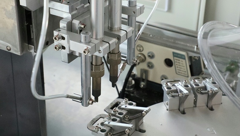 激光焊錫機(jī)工作圖