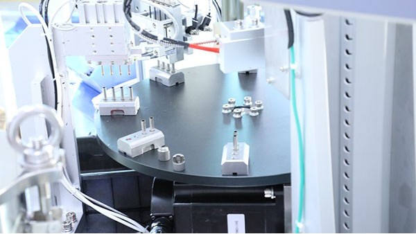 點(diǎn)膠機(jī)設(shè)備哪家好