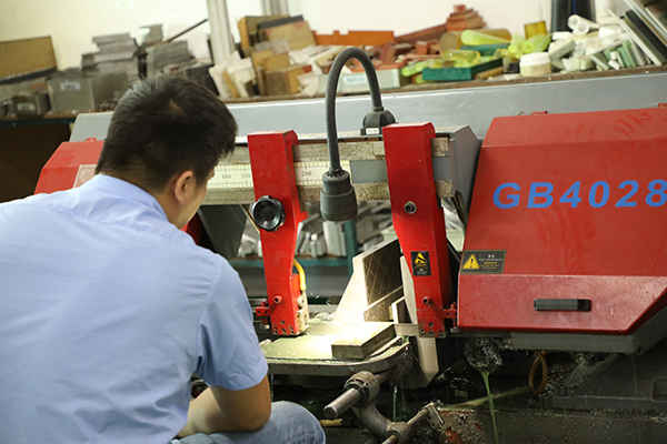 蘇州點(diǎn)膠機(jī)系統(tǒng)