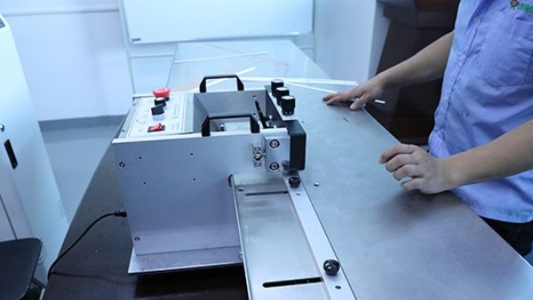 走刀式分板機(jī)