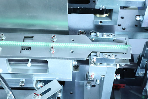 全自動點(diǎn)膠機(jī)廠家